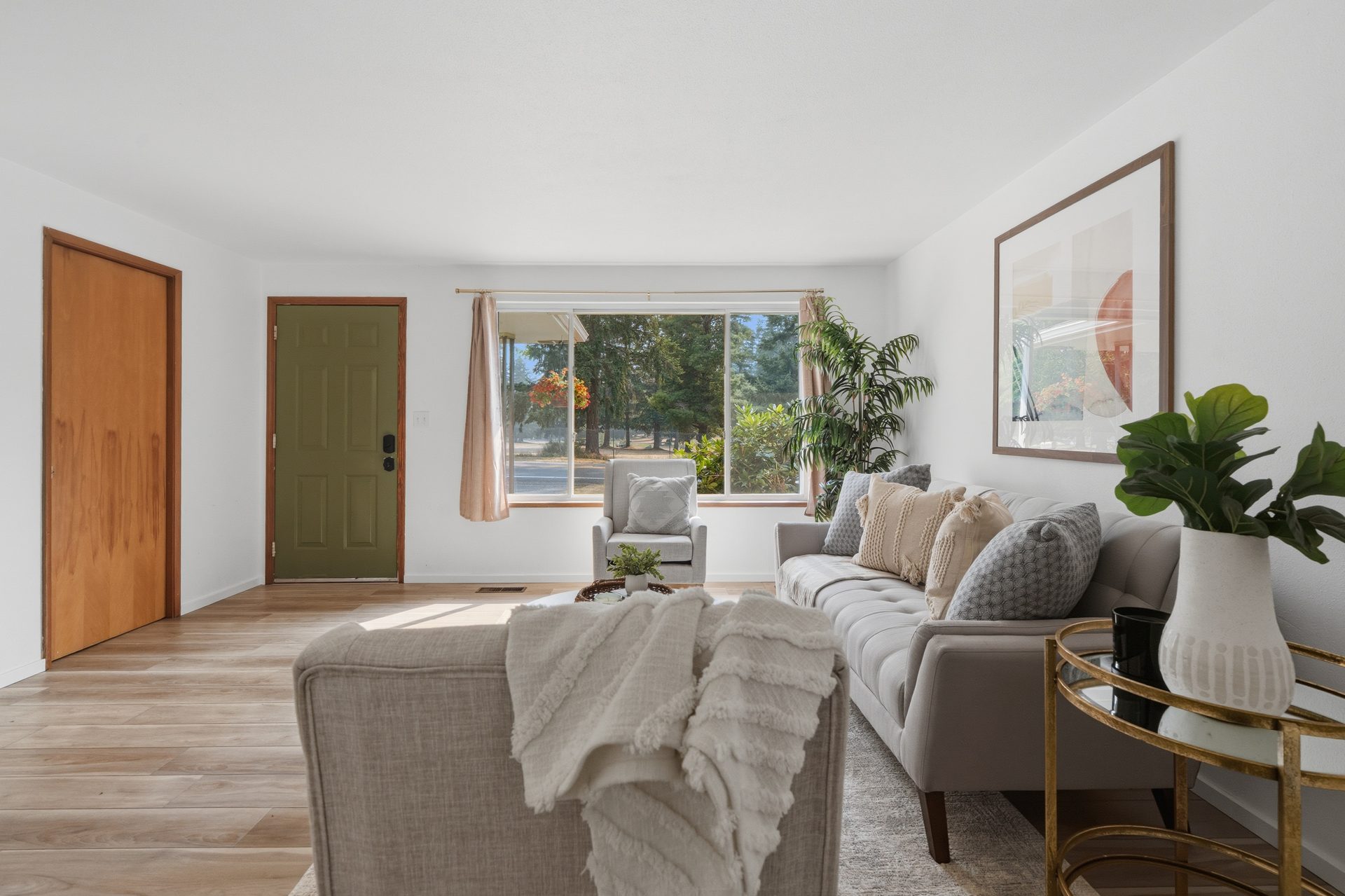 Entry & Living