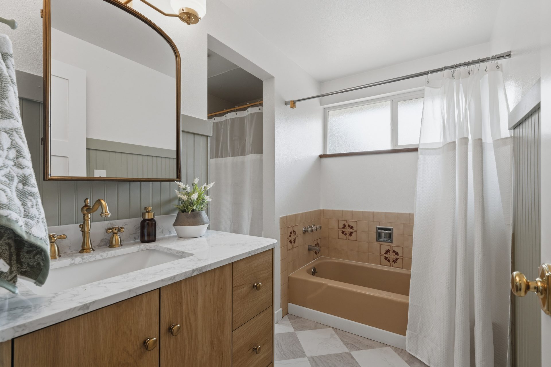 Bath Off Primary